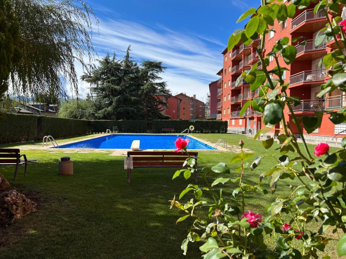 Piso Puigcerda Vistas Y Piscina Apartamento Exterior foto